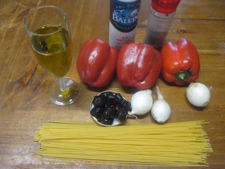 Spaghettis au poivrons rouge et mais