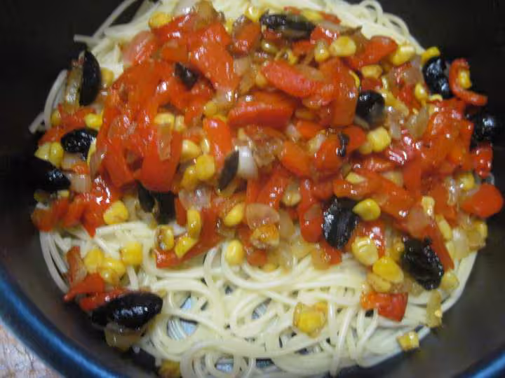 Spaghettis au poivrons rouge et mais