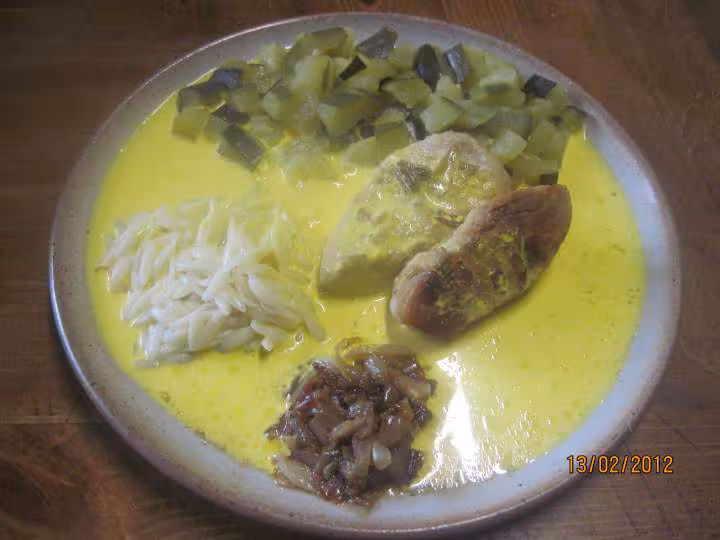Steaks de dinde garnis a la creme safranee