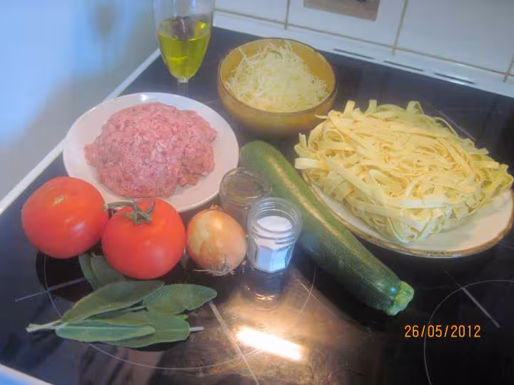 Tagliatelle au boeuf hache et legumes