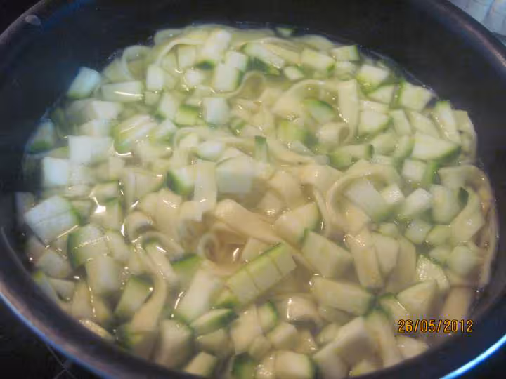 Tagliatelle au boeuf hache et legumes