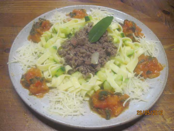 Tagliatelle au boeuf hache et legumes