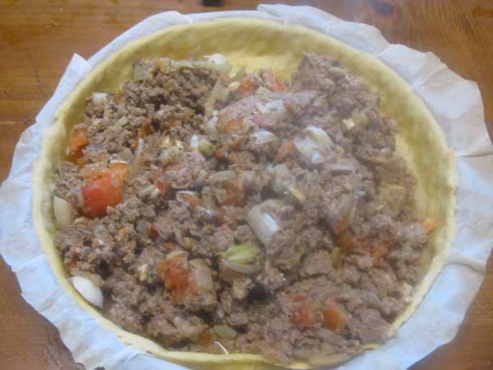 Tarte au boeuf hache et champignons