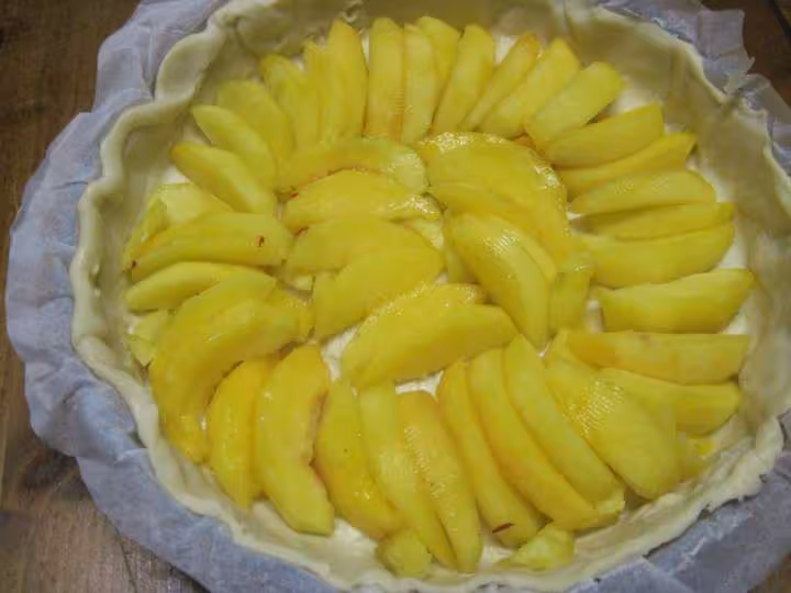 Tarte aux brugnons jaunes