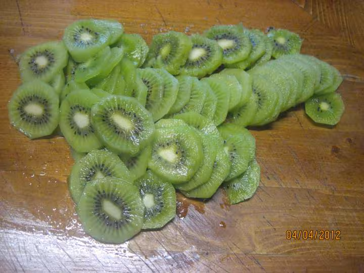 Tarte aux fraises et kiwis creme patissiere