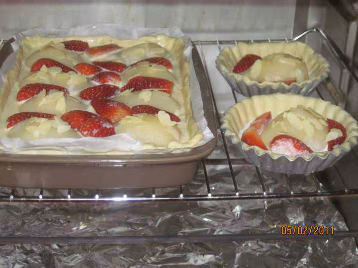 Tarte aux fruits poires et fraises