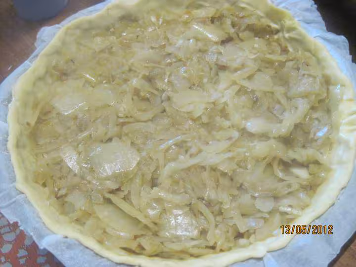 Tarte aux oignons et des de saumon rose