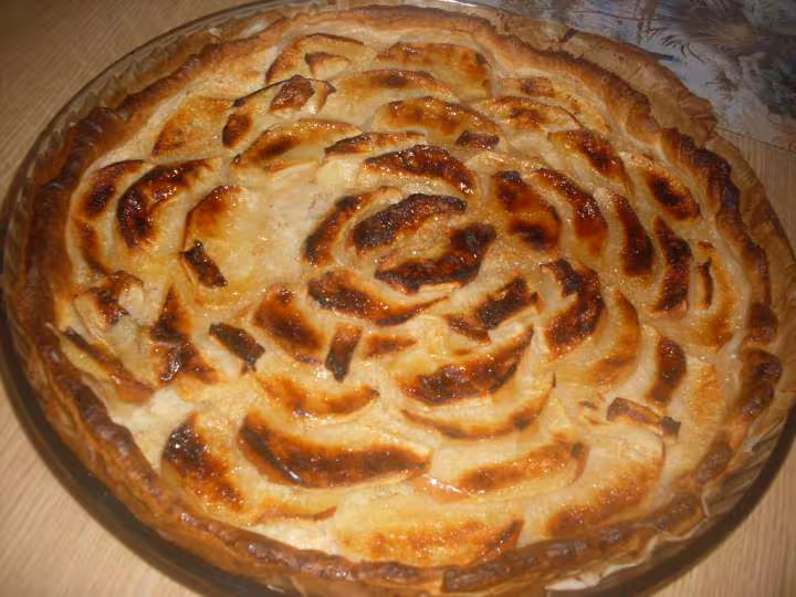 Tarte aux pommes poude d amande caramelisee