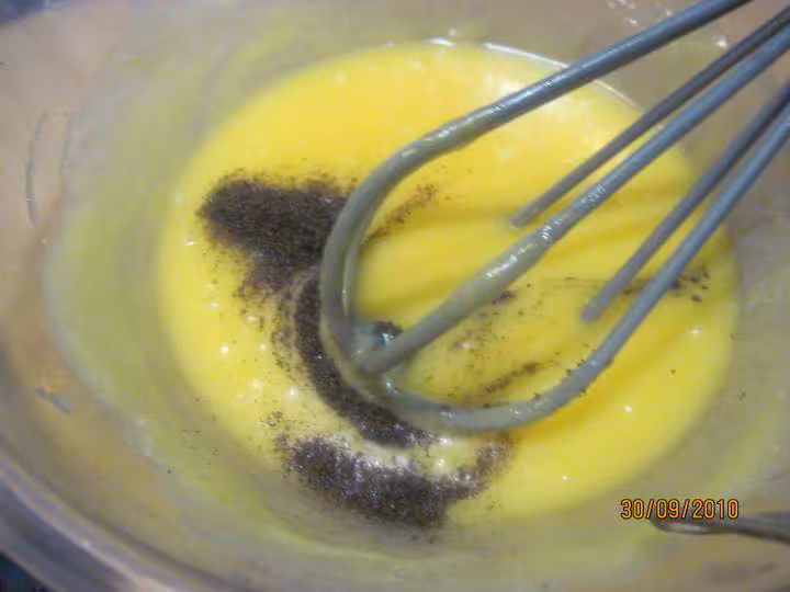 Tarte aux quetsches creme d amande meringuee