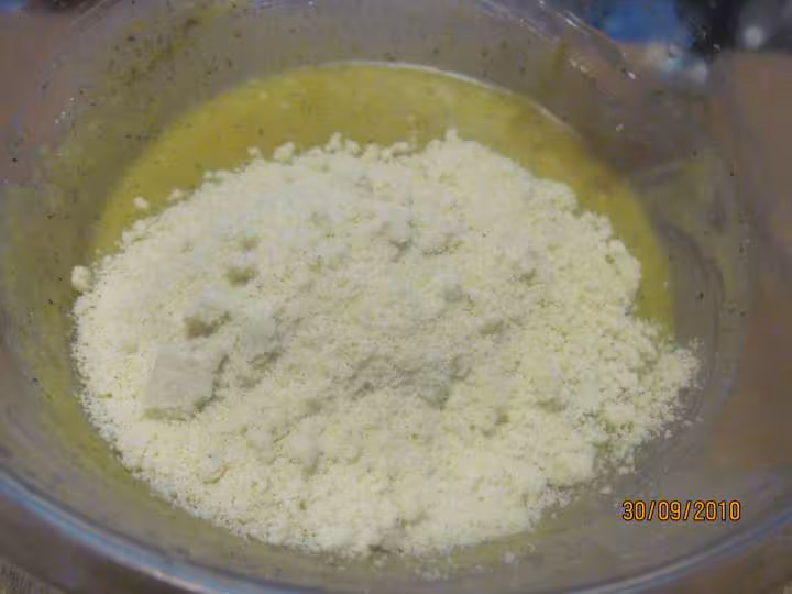 Tarte aux quetsches creme d amande meringuee
