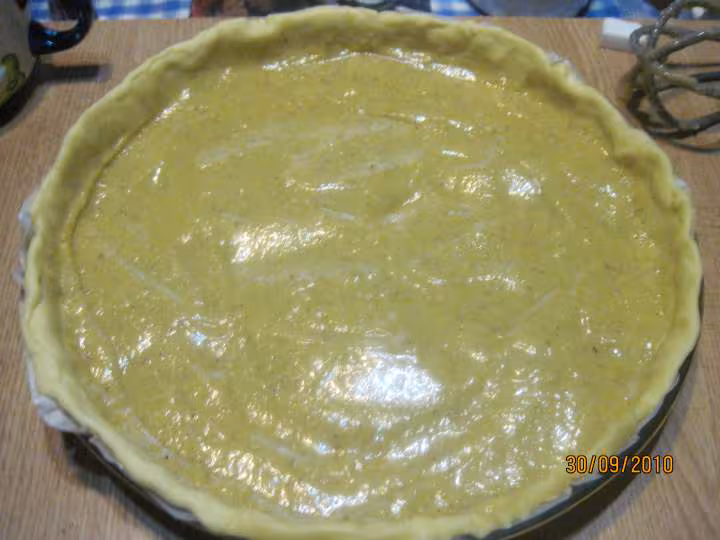 Tarte aux quetsches creme d amande meringuee