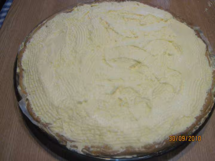 Tarte aux quetsches creme d amande meringuee