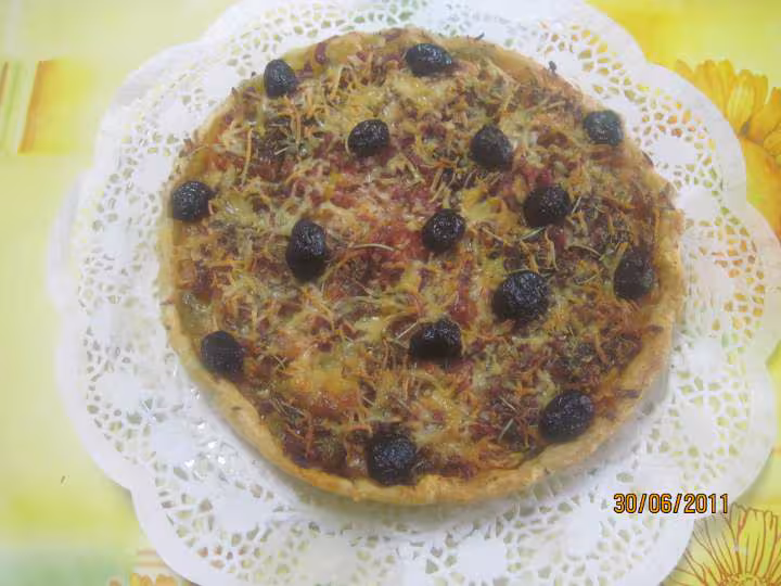 Tarte facon pizza aux poivrons et lardons fumes