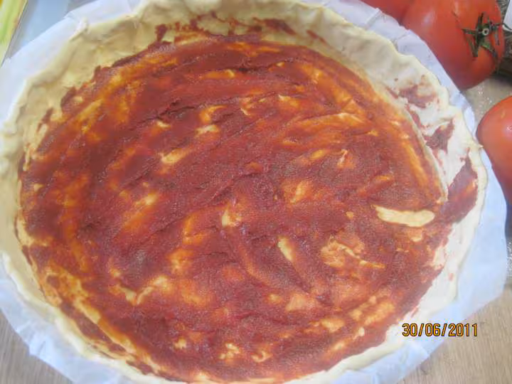 Tarte facon pizza aux poivrons et lardons fumes