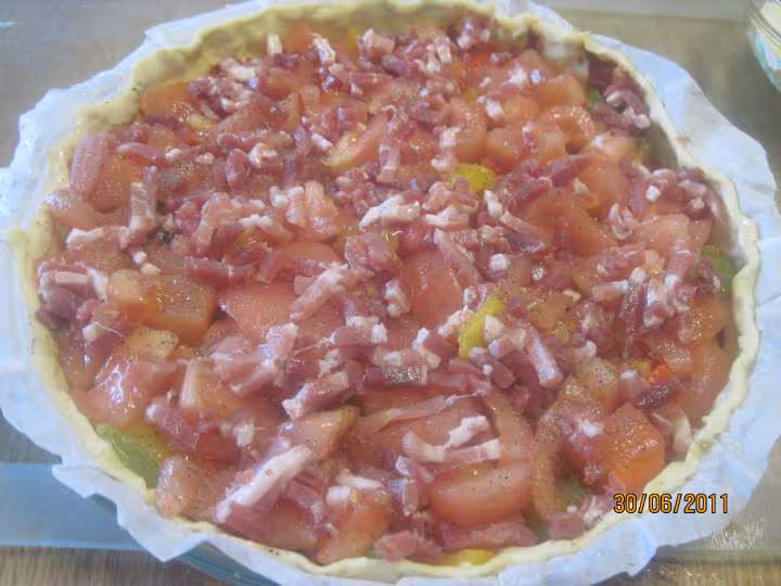 Tarte facon pizza aux poivrons et lardons fumes