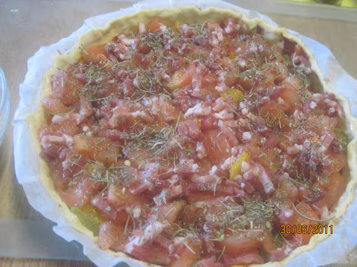 Tarte facon pizza aux poivrons et lardons fumes
