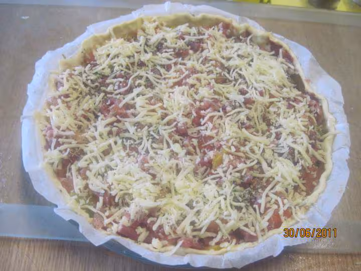 Tarte facon pizza aux poivrons et lardons fumes