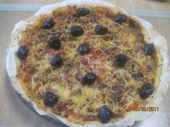 Tarte facon pizza aux poivrons et lardons fumes
