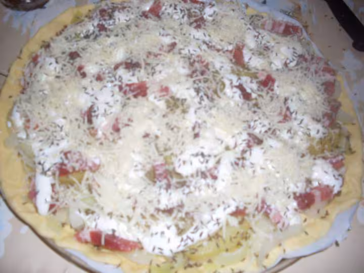 Tarte oignons p de terre lardons