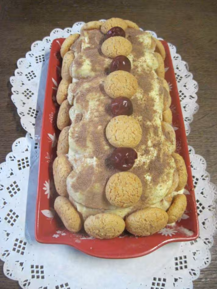 Tiramisu aux cerises mascarpone et macarons