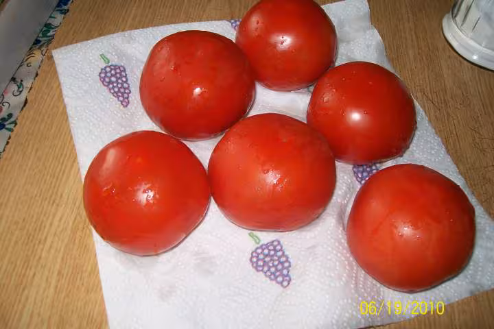 Tomates aux oeufs en cocotte