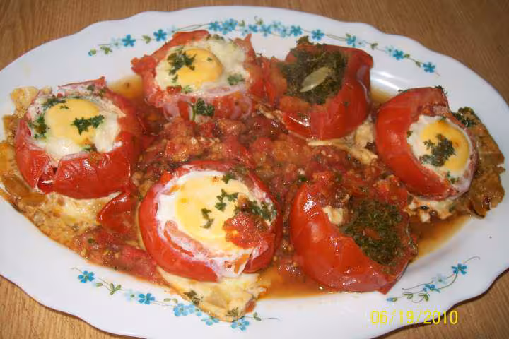 Tomates aux oeufs en cocotte