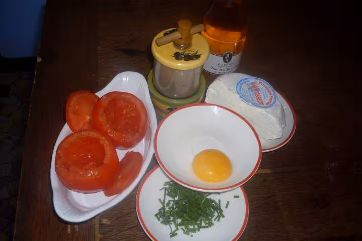 Tomates farcies au fromage de vache