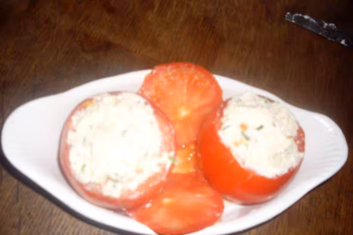 Tomates farcies au fromage de vache
