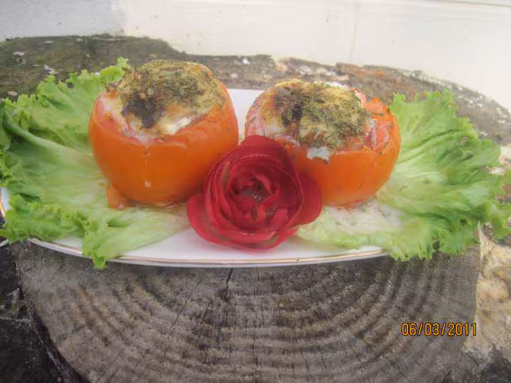 Tomates farcies au poisson et jambon