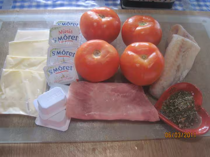 Tomates farcies au poisson et jambon