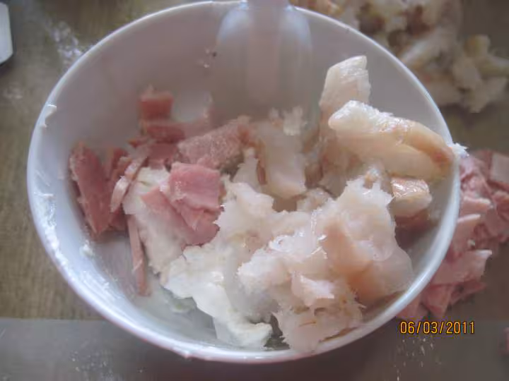 Tomates farcies au poisson et jambon