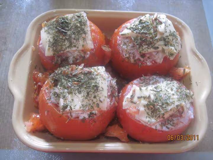 Tomates farcies au poisson et jambon