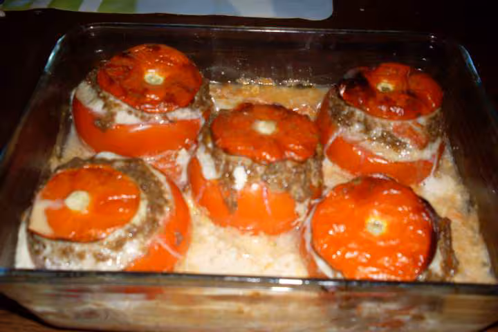 Tomates farcies avec des reste de viandes