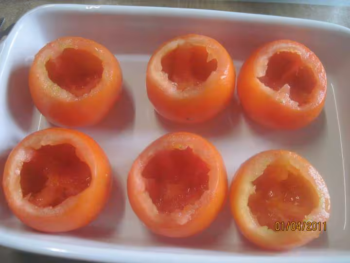 Tomates farcies en sauce salsa