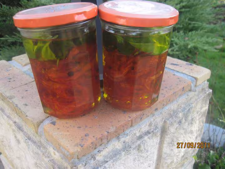 Tomates sechees a l huile d olive et basilic