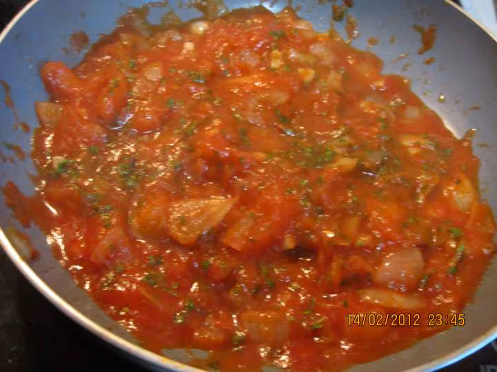 Tortilla aux poivrons et poulet sauce tomate gratinee