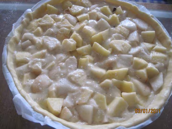 Tourte au fromage de brousse et des de pommes poires