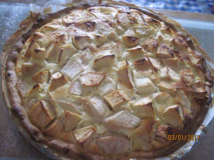 Tourte au fromage de brousse et des de pommes poires