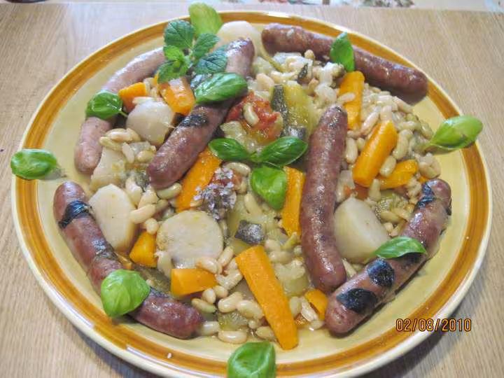 Un meli melo de legumes aux saucisses amp basilic
