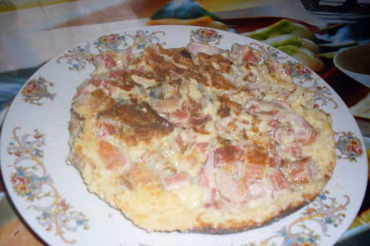 Une bonne crepe a la rhubarbe rouge