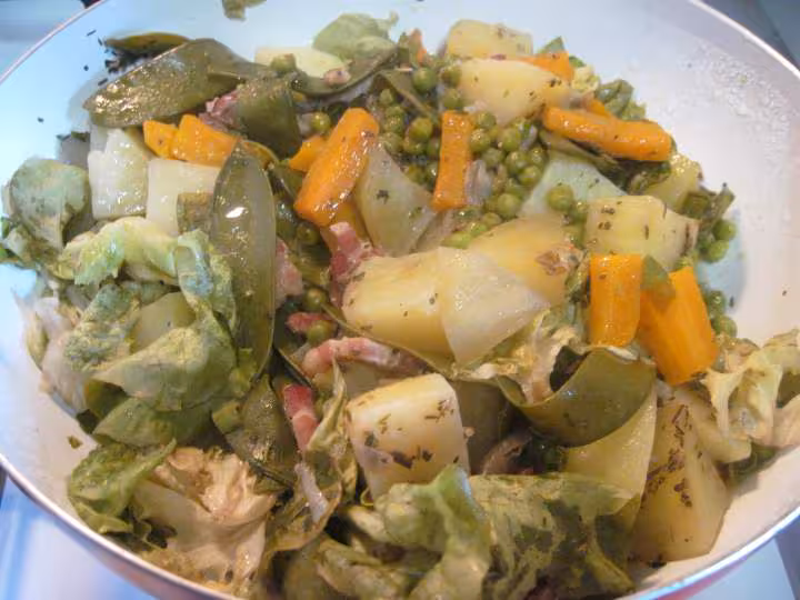 Une poelee de legumes cuisinee