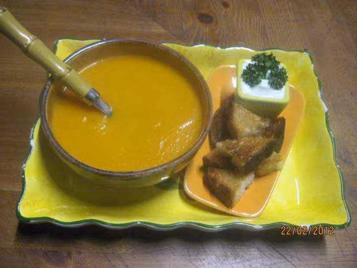 Veloute de carottes a la creme fraiche