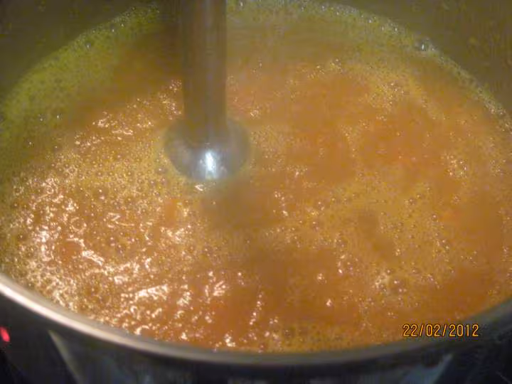 Veloute de carottes a la creme fraiche