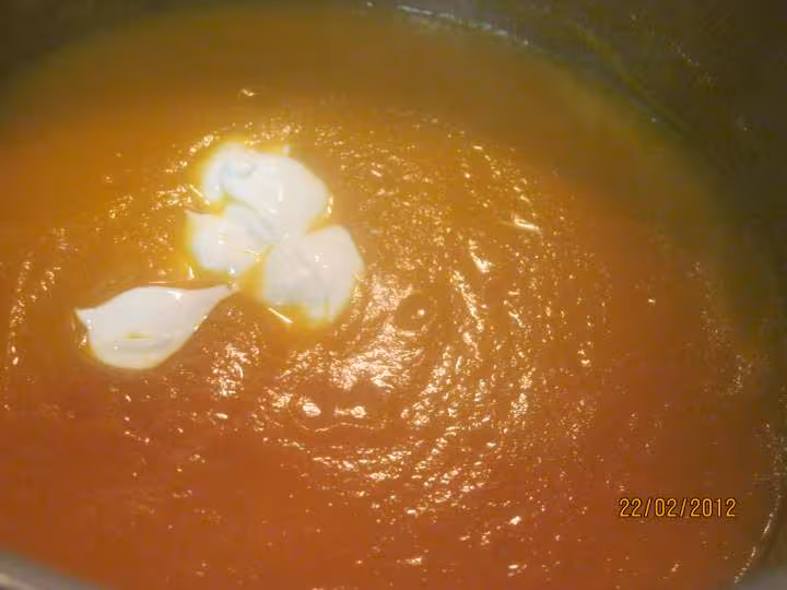 Veloute de carottes a la creme fraiche