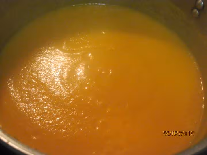 Veloute de carottes a la creme fraiche