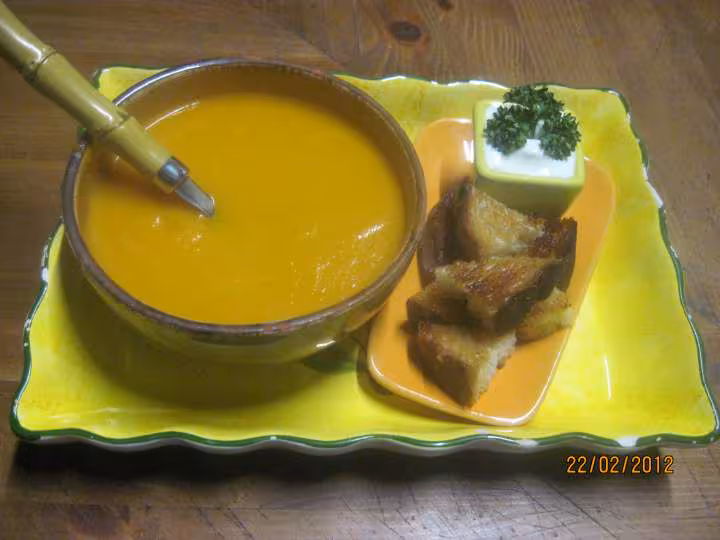 Veloute de carottes a la creme fraiche