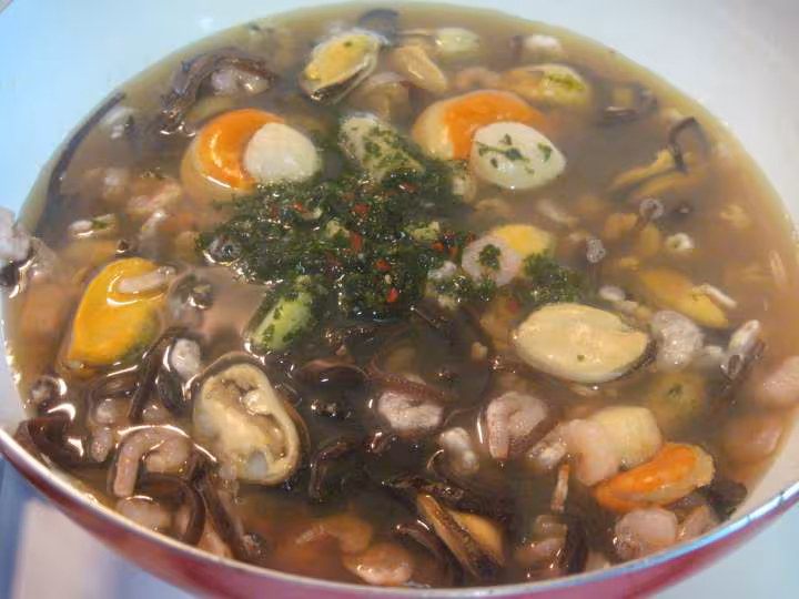 Vermicelle chinois aux champignons noirs et crustaces