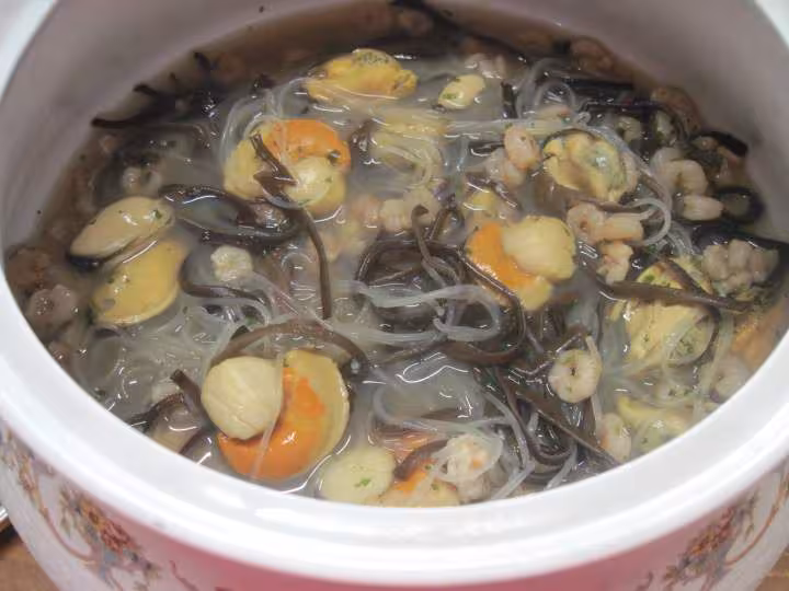 Vermicelle chinois aux champignons noirs et crustaces