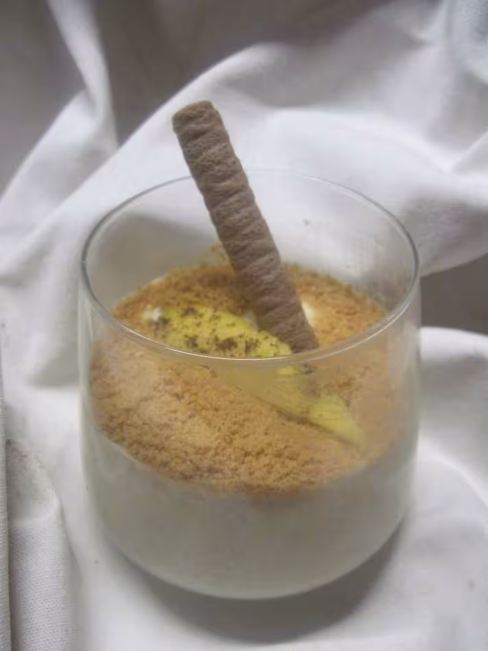 Verrines de creme a la mangue au speculoos