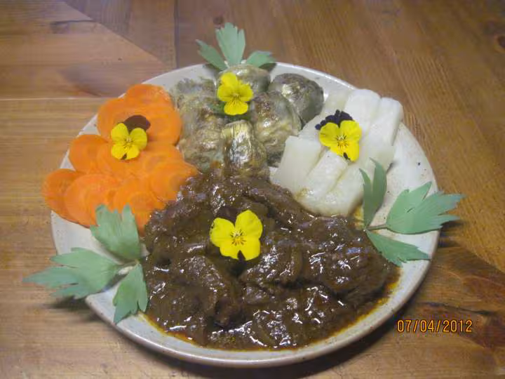 Viande a bourguignon au trio de legumes